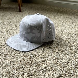 Melin TRENCHES ICON HYDRO hat